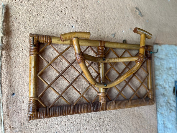 Porte-manteau vintage en rotin