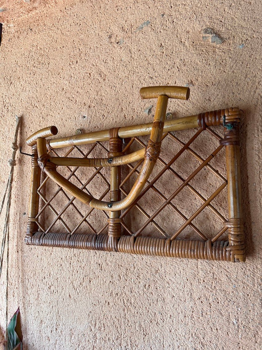Porte-manteau vintage en rotin