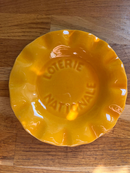 Cendrier / vide-poche publicitaire vintage Loterie Nationale en faïence orange de Saint Clément