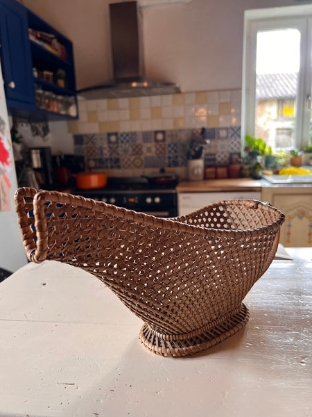 Panier / porte-bouteille vintage en osier tressé