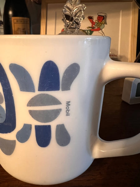 Mug publicitaire vintage Mobil en verre Arcopal - Années 70