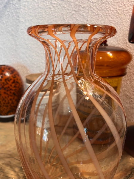 Vase vintage en verre soufflé de Murano à inclusion de filets roses
