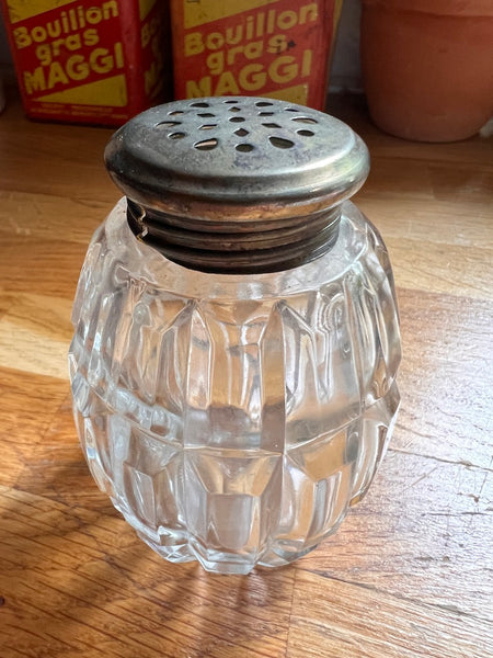 Salière / poivrière "grenade" vintage en verre et métal - 3 Suisses