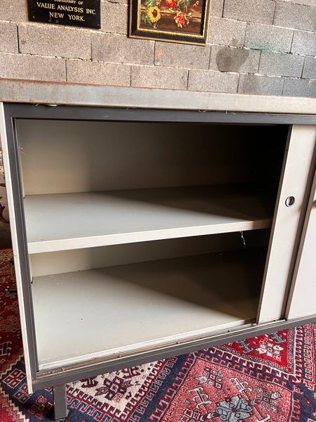 Enfilade vintage / Sideboard métallique d'administration AR Cordemeyer pour Gispen - 1960