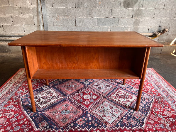 Le Sélectionneur - Brocante - Bureau scandinave en teck danois par Gunnar Nielsen Tibergaard - Années 1960