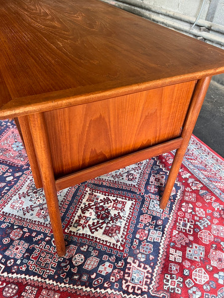 Le Sélectionneur - Brocante - Bureau scandinave en teck danois par Gunnar Nielsen Tibergaard - Années 1960