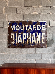 Plaque émaillée Moutarde Diaphane restaurée sur OSB