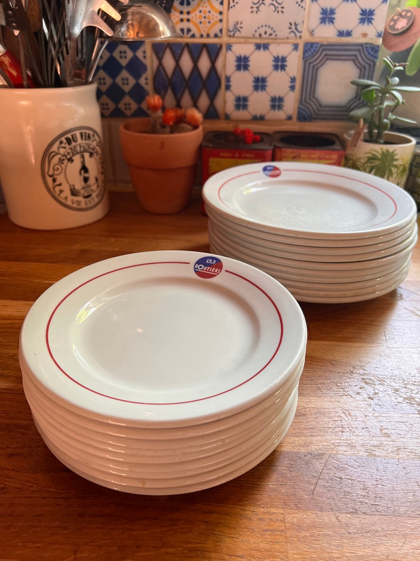 Assiette à dessert vintage Les Routiers Pyroblan en Porcelaine - France - Années 70