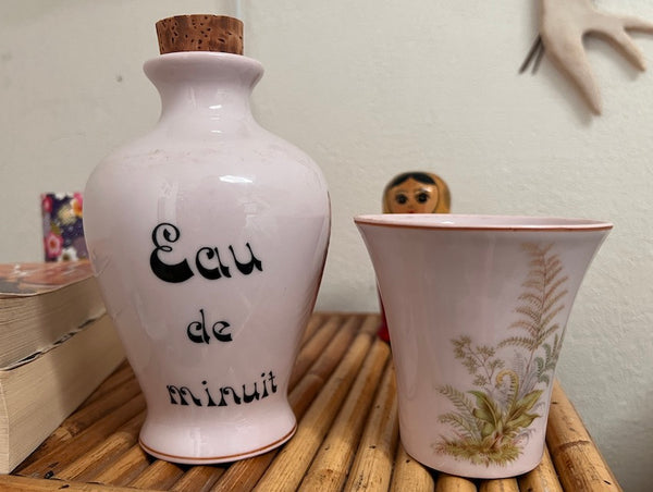 Service de nuit vintage "Eau de minuit" en véritable porcelaine rose - Le Trèfle Limoges France