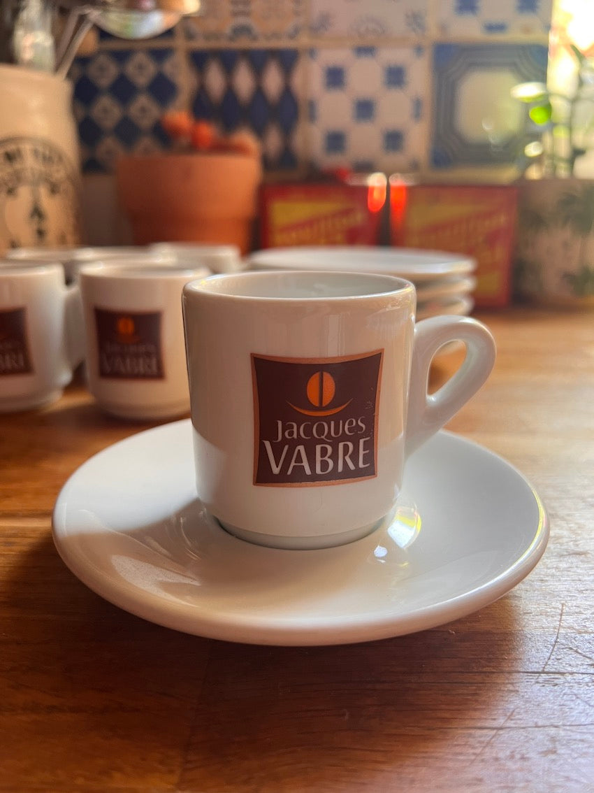 Lot de 6 tasses et sous-tasses vintages Jacques Vabre en céramique blanche