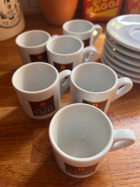 Lot de 6 tasses et sous-tasses vintages Jacques Vabre en céramique blanche