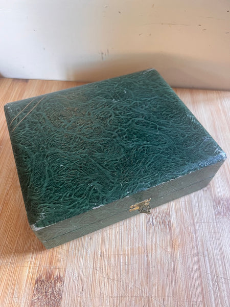 Ensemble des 2 ronds de serviette vintages Madame et Monsieur plaqués argent