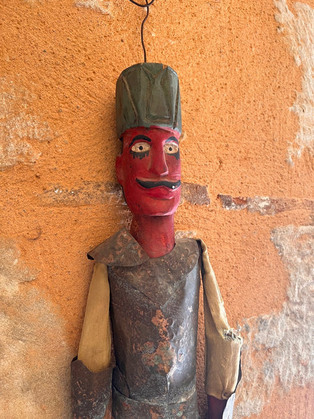 Marionnette pantin articulé vintage guerrier turc Ottoman en bois peint, métal et tissu