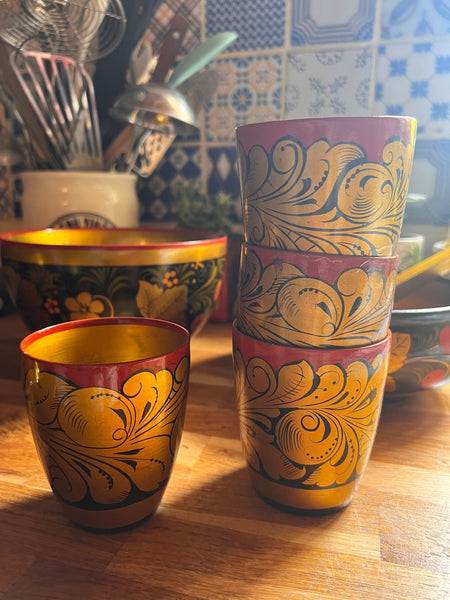 Set de vaisselle russe vintage Khokholma en bois peint à la main - 9 pièces