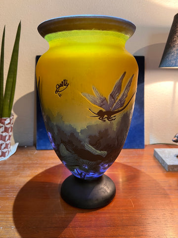 Le Sélectionneur - Brocante - Grand vase vintage en verre soufflé à la bouche et gravé à l'acide Gallé Tip 31cm