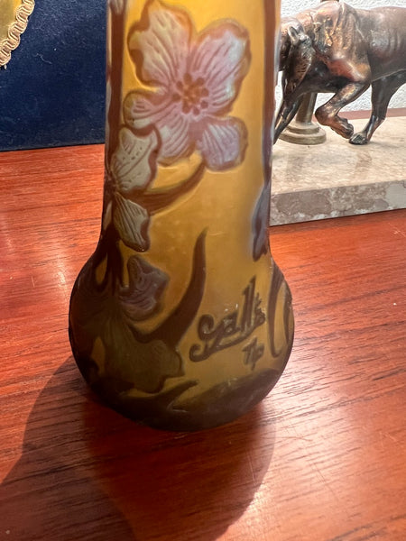 Petit vase vintage en verre soufflé à la bouche et gravé à l'acide Gallé Tip 20cm