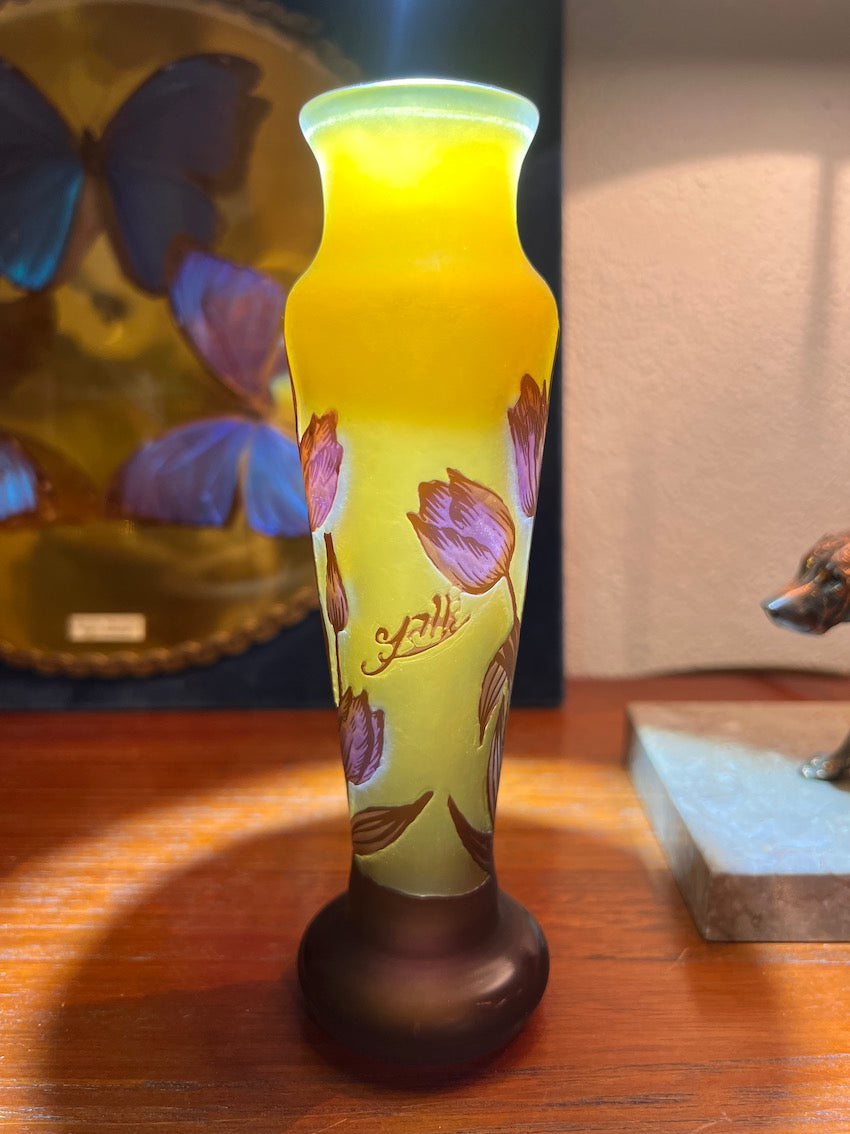 Petit vase vintage en verre soufflé à la bouche et gravé à l'acide Gallé Tip 17,5cm
