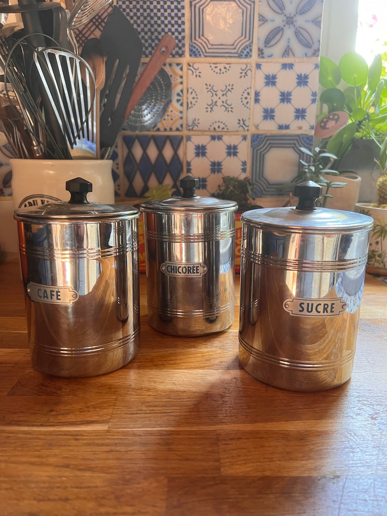 Lot de trois pots anciens pâtes sucre et farine Lot de trois pots anciens pâtes sucre et farine