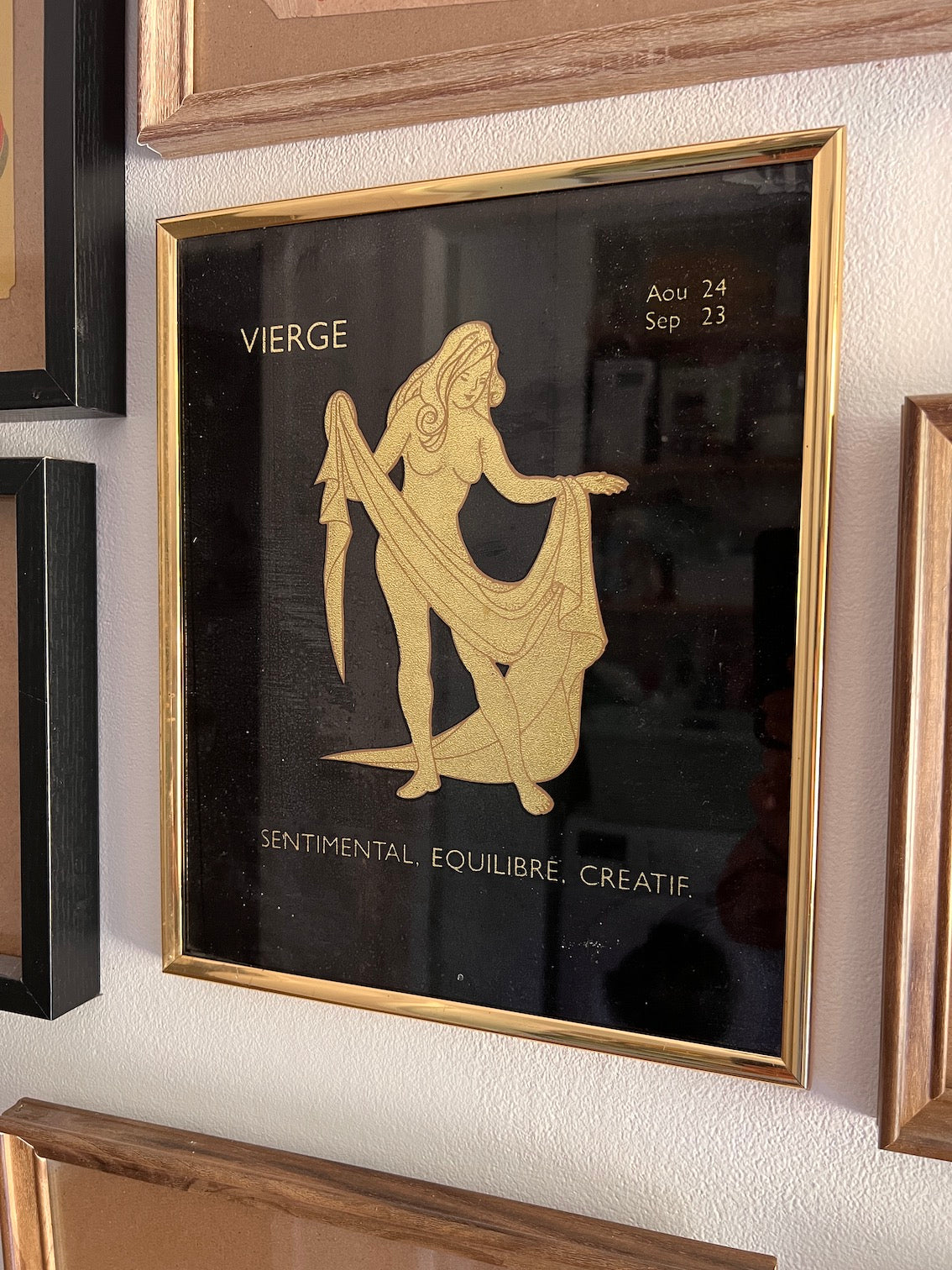 Cadre astrologique vintage Vierge noir et doré