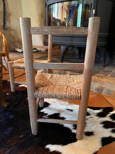Petite chaise d'enfant paillée vintage