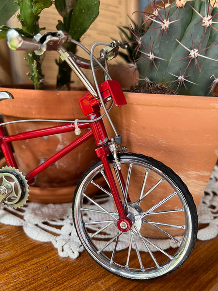 Jouet vélo BMX vintage miniature en métal