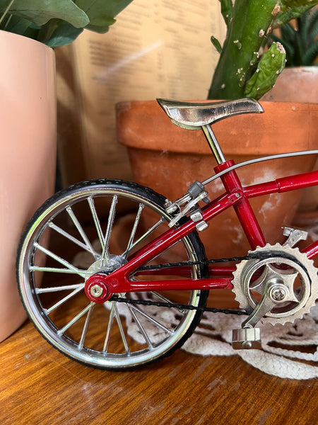 Jouet vélo BMX vintage miniature en métal