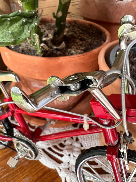 Jouet vélo BMX vintage miniature en métal