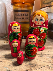 Perles Poupées Russes Porcelaine BLEU par 2 pcs - Porcelaine / Terre Perles Poupées Russes Porcelaine BLEU par 2 pcs - Porcelaine / Terre