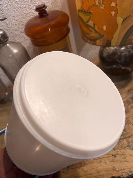 Petit pot à lait vintage en plastique - Années 60
