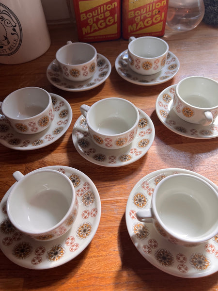 7 tasses et sous-tasses vintages Porcelaine Deshoulières France - Capion Périgueux - Années 70