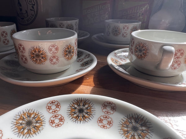 7 tasses et sous-tasses vintages Porcelaine Deshoulières France - Capion Périgueux - Années 70