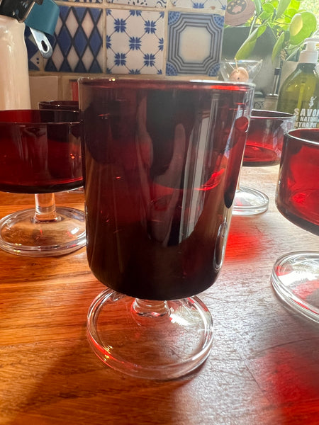 7 verres vintages rouges rubis Luminarc série Suède - Années 70