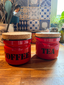 Pots vintages en métal émaillé rouge et noir Tea & Coffee avec couvercles en liège