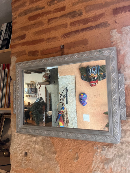 Miroir vintage en bois et stuc argenté 45x33cm